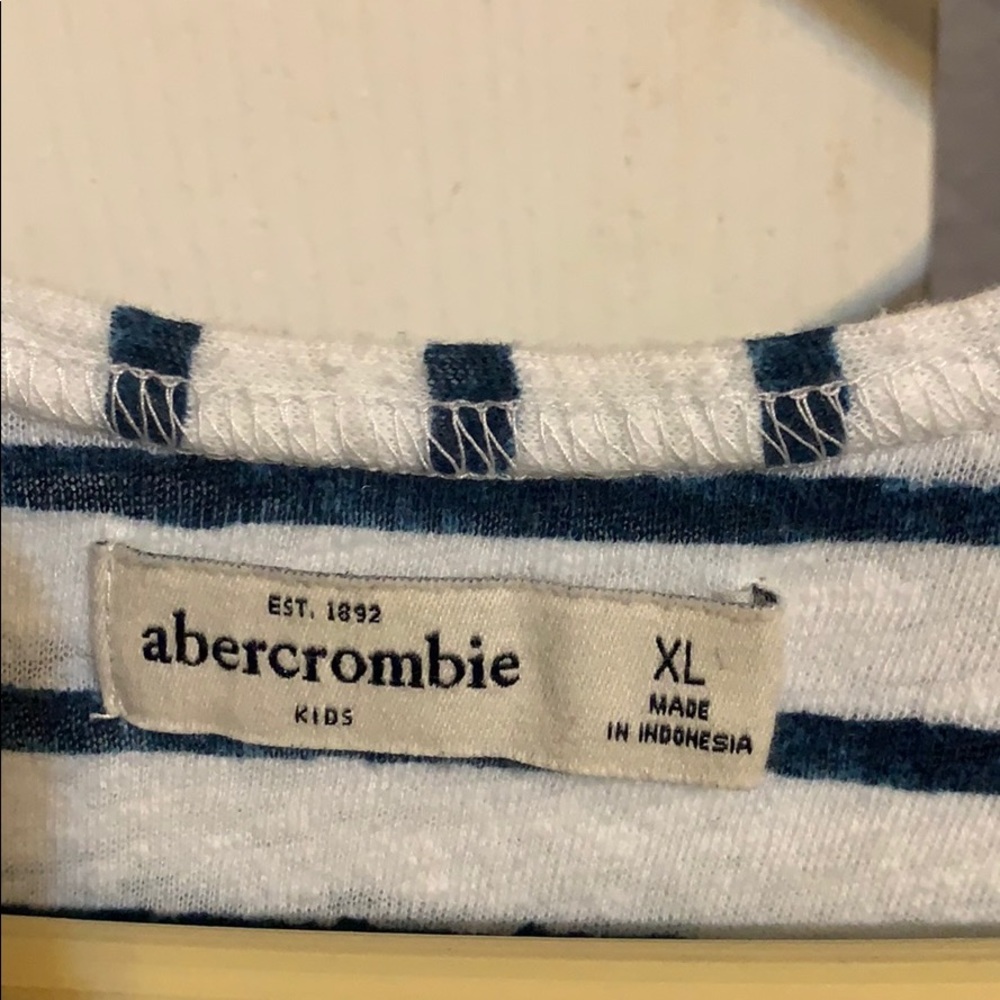 Top - Picture 3 of 3